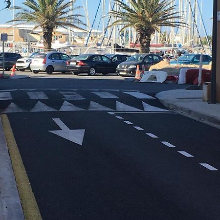 F2 Port De Canet Екстериор снимка